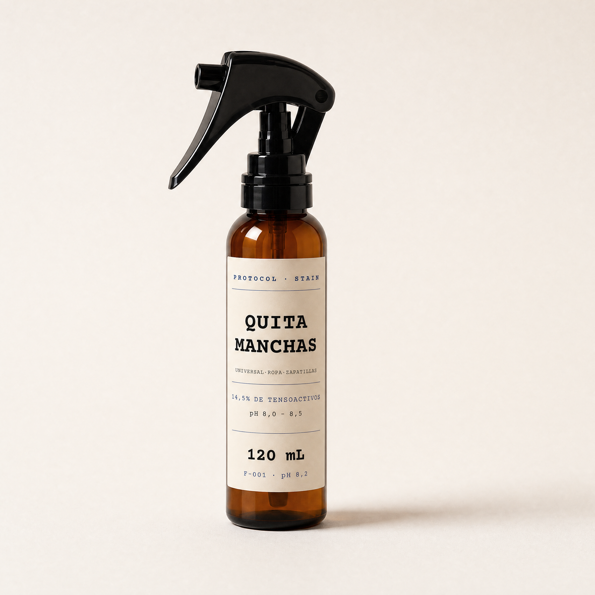 Protocol Quitamanchas Sneakclean 120 ml — botella PET ámbar formato compacto con spray gatillo profesional. Quitamanchas universal con 14,5% de tensoactivos para ropa, zapatillas, gorras y telas.
