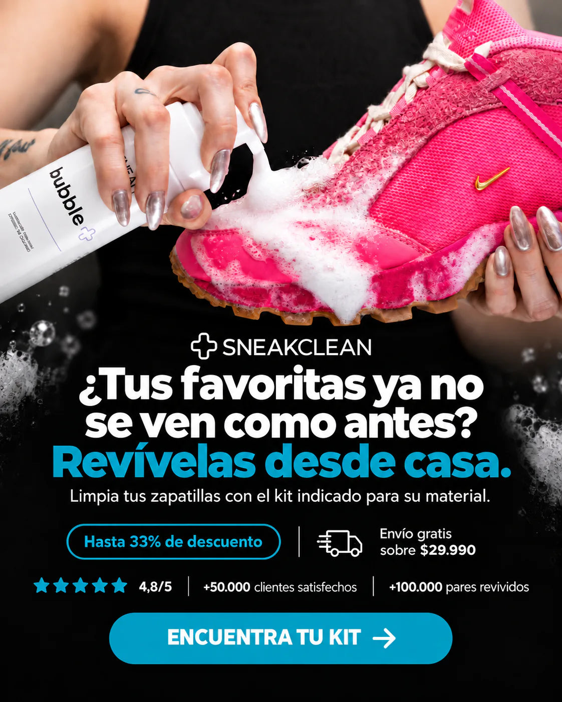 Kit de limpieza de zapatillas SneakClean: espuma Bubble+ limpiando una zapatilla rosada en casa